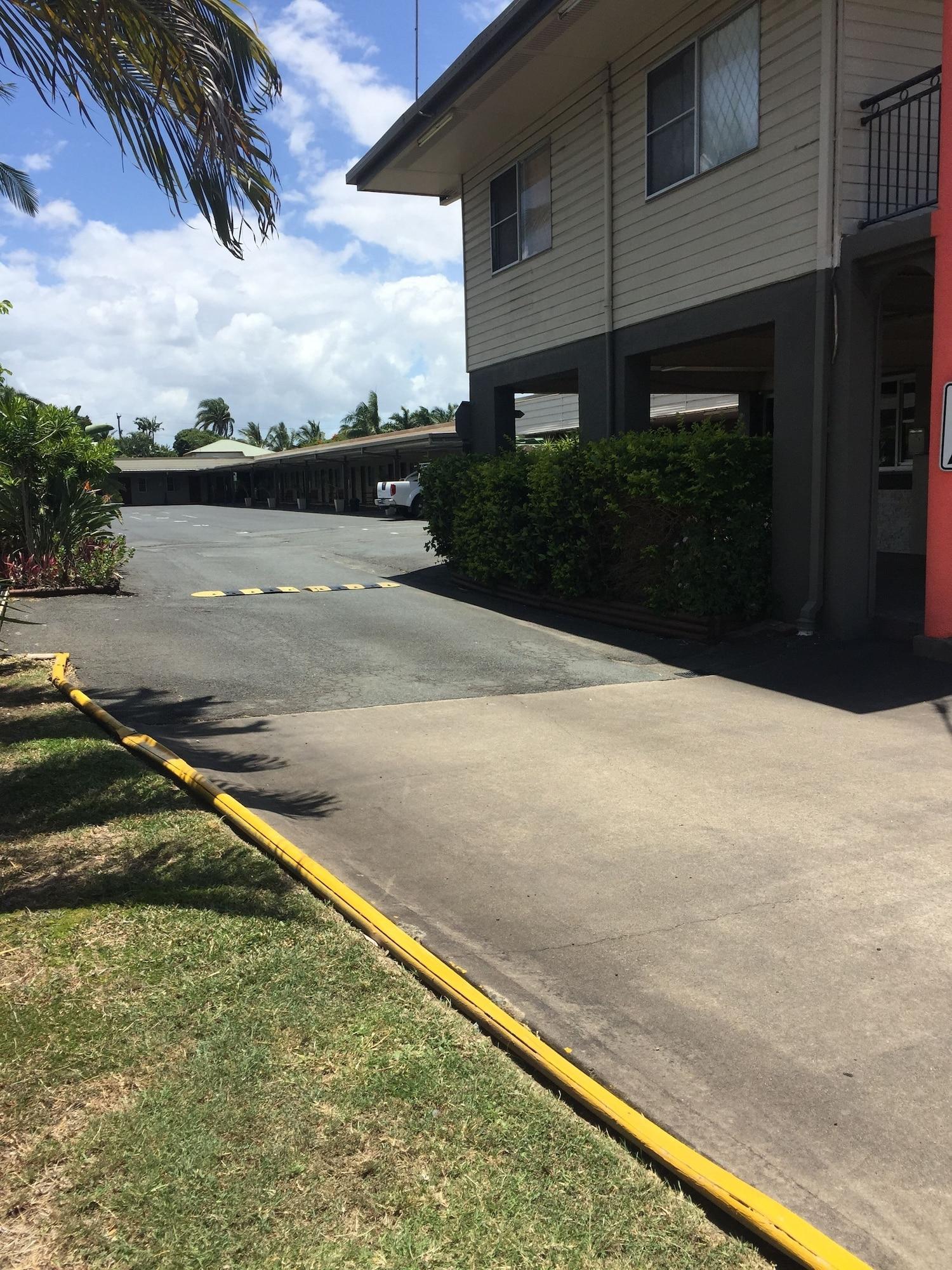 Country Plaza Motor Inn Mackay Zewnętrze zdjęcie