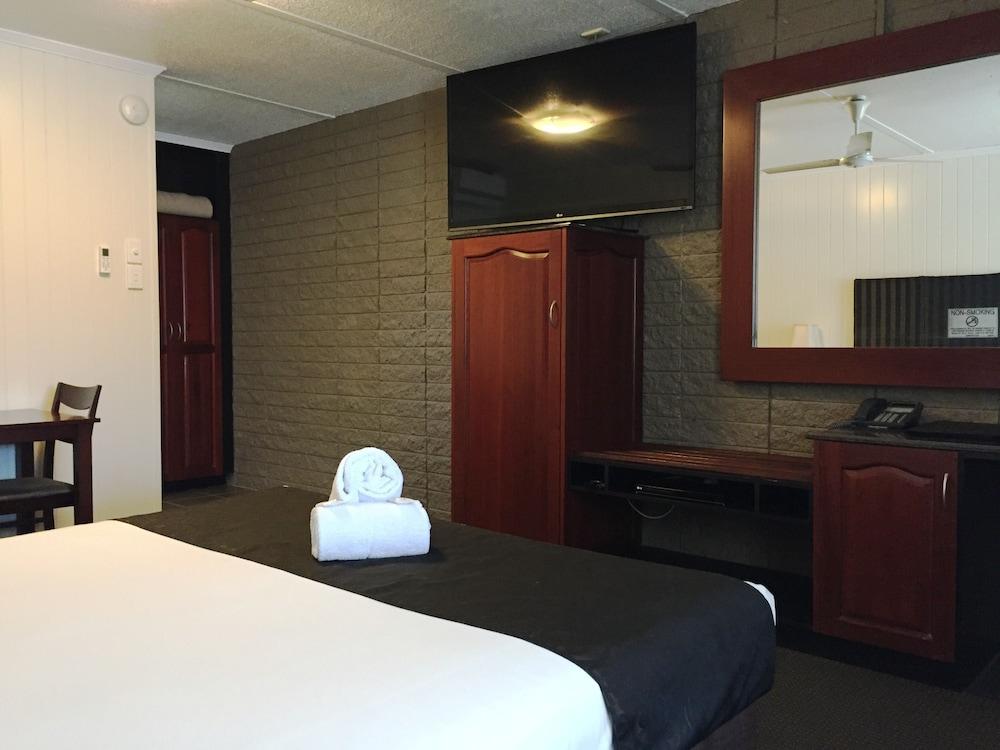 Country Plaza Motor Inn Mackay Zewnętrze zdjęcie