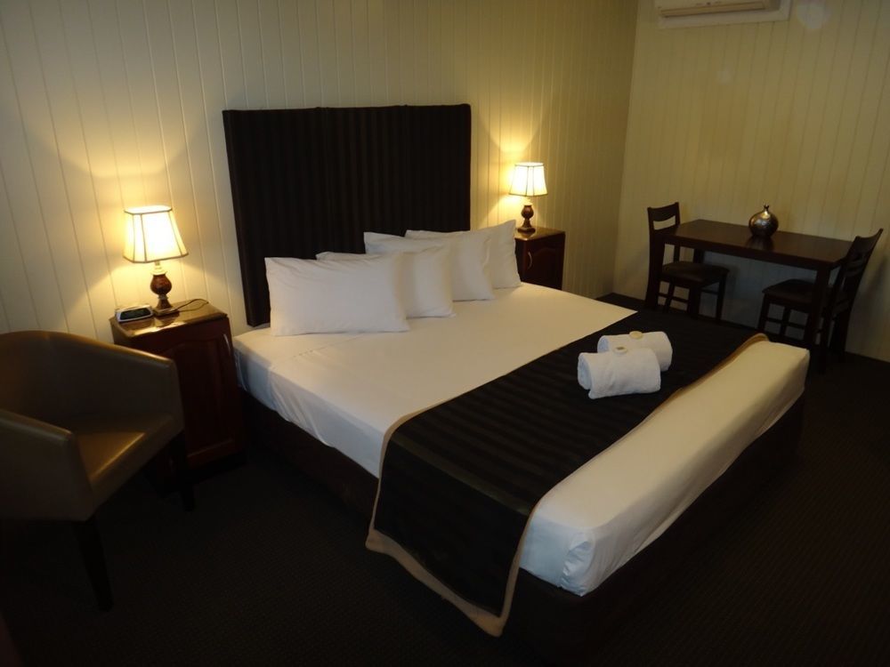 Country Plaza Motor Inn Mackay Zewnętrze zdjęcie