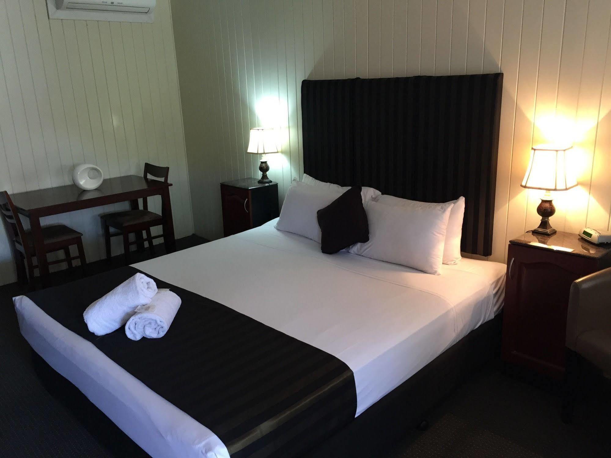 Country Plaza Motor Inn Mackay Zewnętrze zdjęcie